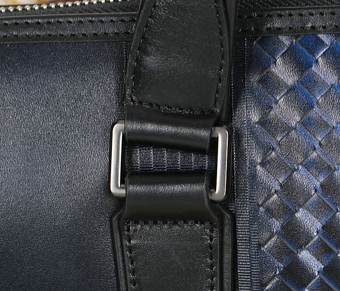 Bottega Veneta intrecciato VN briefcase B6031 black&blue